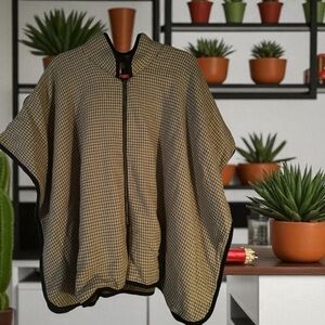 Free People Swept Away Houndstooth
Ruana Poncho Cape Brown Tan. OS